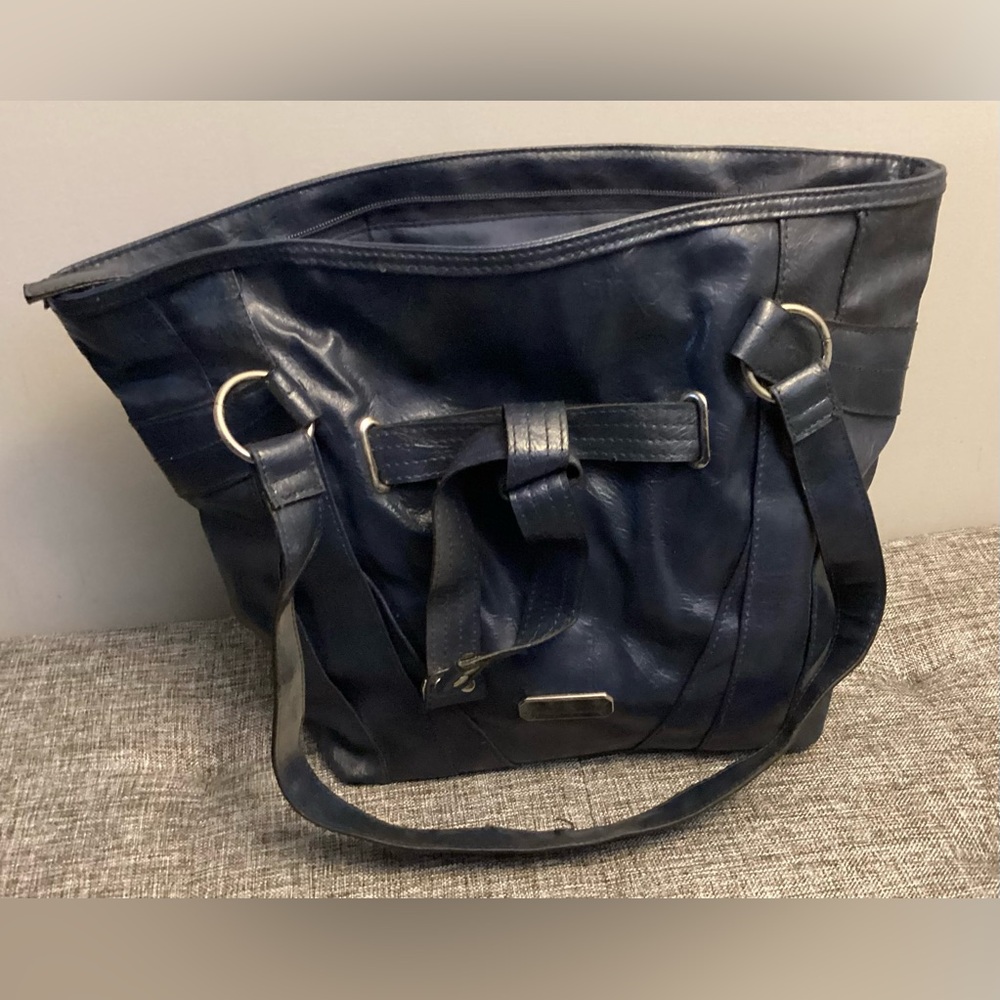 Gloria Vanderbilt Purse